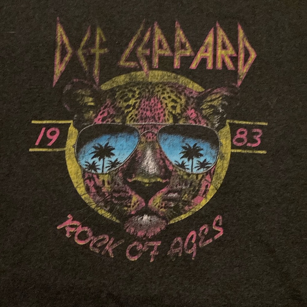 Cut t shirt